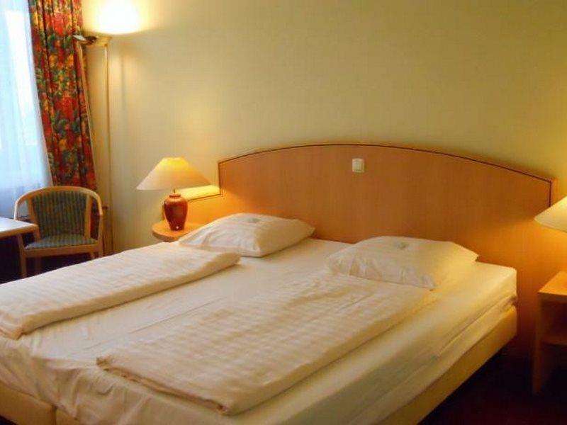 Tulip Inn Maastricht Aachen Airport Exteriör bild